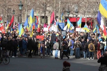 Rusya, Ukrayna savaşının 1. yıldönümünde Fransa’da protesto edildi
