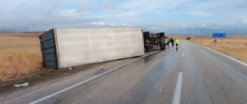 Bursa'dan Rusya’ya mobilya taşıyan tır Amasya’da kaza yaptı: 1 yaralı