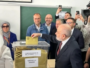 Saadet Partisi Genel Başkanı Karamollaoğlu oyunu Ankara’da kullandı
