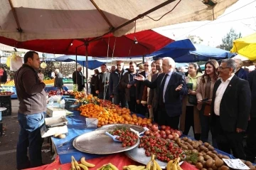 Şadi Özdemir: “Ataevler pazaryeri hızla tamamlanacak”
