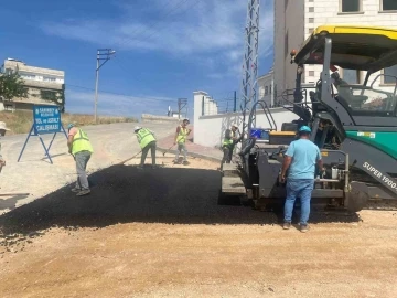 Şahinbey’de havalar ısında asfalt çalışmaları hız kazandı
