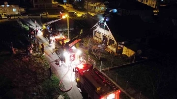 Sakarya’da evde çıkan yangın paniğe sebep oldu
