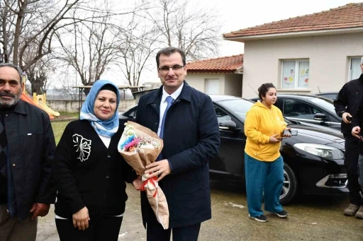 Salihli Kaymakamı Güldoğan, 2 mahallede talepleri dinledi
