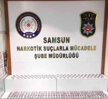 Samsun’da 5 bin 666 adet sentetik ecza ele geçirildi
