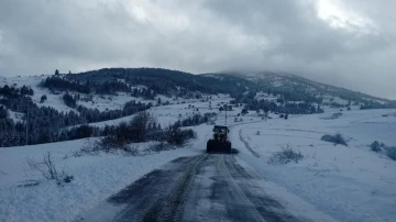 Samsun’da karla mücadele: Kapanan 42 kırsal mahalle yolu açıldı
