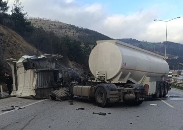 Samsun’da tanker kamyonla çarpıştı: 1 yaralı
