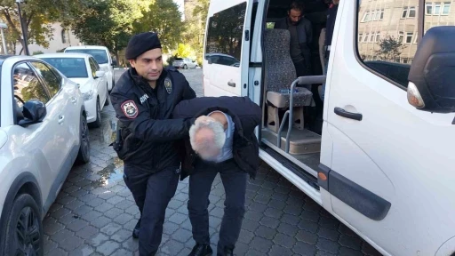 Samsun’da uyuşturucu operasyonunda gözaltına alınan 4 kişi adliyeye sevk edildi
