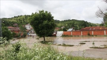 Samsun'da 5 ilçede olumsuz hava koşulları nedeniyle eğitime bir gün ara verildi