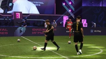 Sanal ortamı gerçekle buluşturan 'Fijital Futbol' Kazan'da yapıldı