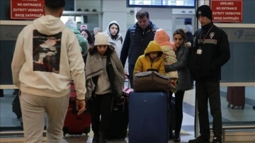 Şanlıurfa, Adana ve Hatay'daki depremzedelerin bazıları Antalya'ya getirildi