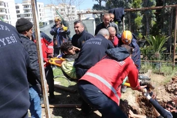 Şanlıurfa’da göçük altında kalan 4 işçi kurtarıldı
