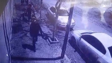 Şanlıurfa’da motosiklet hırsızlığı güvenlik kamerasında
