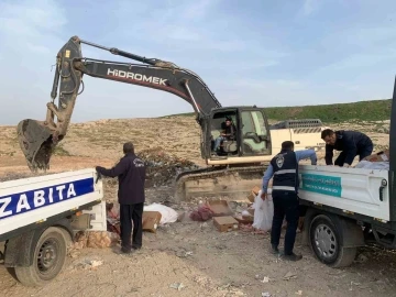 Şanlıurfa’da tarihi geçmiş tonlarca tavuk eti ve sakatat ele geçirildi
