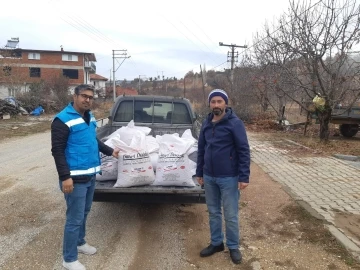 Şaphane’de çiftçilere bedelsiz 300 kilo sertifikalı tohum dağıtıldı
