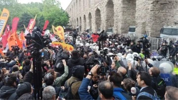 Saraçhane'den Taksim'e yürümeye çalışan gruplara polis müdahalesi