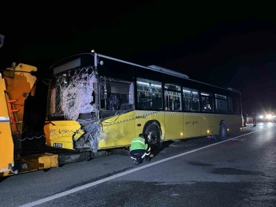 Sarıyer’de İETT otobüsü ile hafif ticari araç çarpıştı: 1 ölü