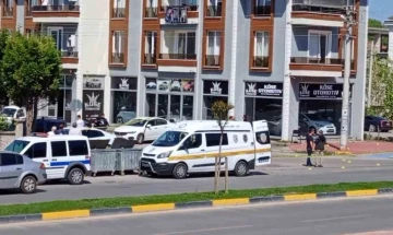 Şehir dışından gelip oto galeriyi kurşunladılar: 1 yaralı, 4 gözaltı
