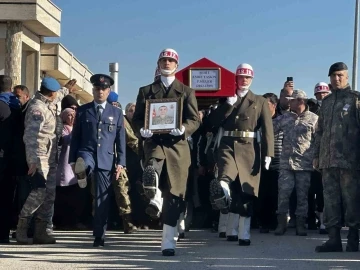 Şehit Piyade Sözleşmeli Er Emre Taşkın son yolculuğuna uğurlandı
