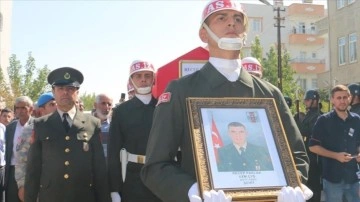 Şehit Piyade Uzman Çavuş Recep Parlak, Adıyaman'da son yolculuğuna uğurlandı