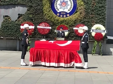 Şehit polis için İstanbul Emniyet Müdürlüğü’nde tören düzenlendi
