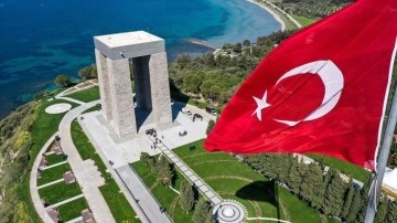 Şehitler Abidesi'nde Çanakkale Kara Savaşları'nın 108'inci yılı dolayısıyla tören düz