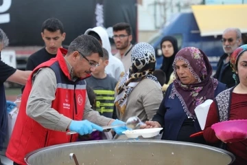 Şehzadeler Belediyesi Adıyaman’da on binlerce kişinin yemek ihtiyacını karşıladı
