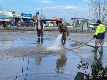 Selden etkilenen Ayvalık yaralarını sarıyor
