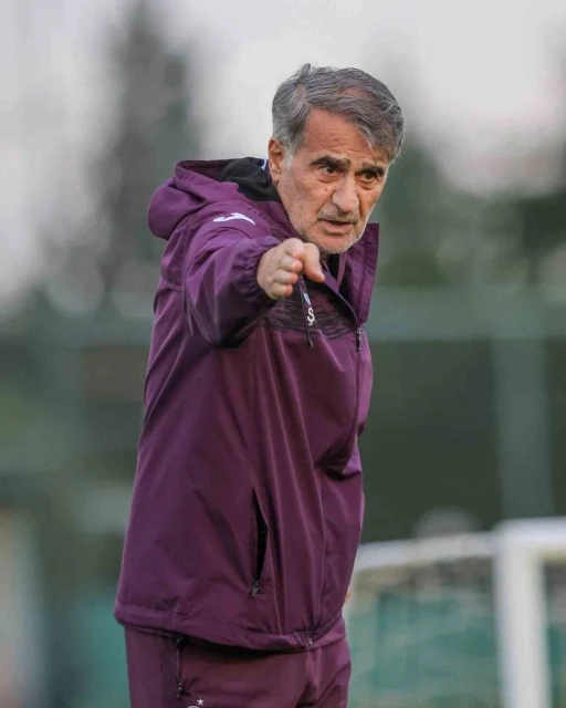 Şenol Güneş: &quot;Futbolun özünü korumalıyız&quot;
