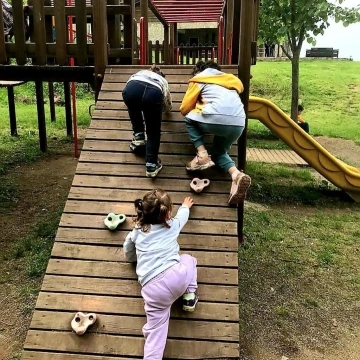 Sevgi evinde kalan çocuklar doğanın tadını çıkarttı
