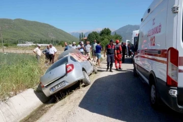 Seydikemer’de otomobil şarampole devrildi: 1 ölü
