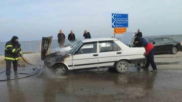 Seyir halinde alevlere teslim olan Tofaş kullanılmaz hale geldi
