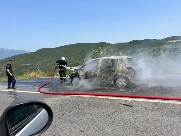 Bursa’da otomobil alev topuna döndü