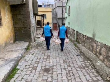 Siirt Belediyesinden her gün 147 aileye sıcak yemek hizmeti
