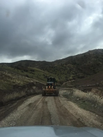 Siirt’te heyelan nedeniyle kapanan yollar ulaşıma açıldı
