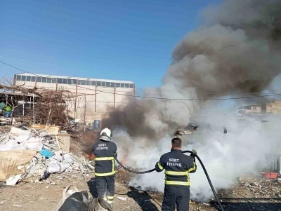 Siirt’te hurdalıkta çıkan yangın söndürüldü
