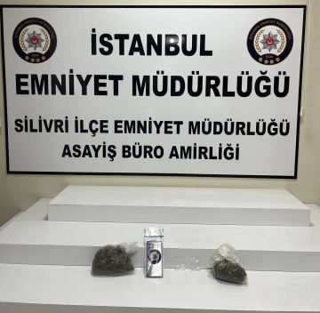 Silivri’de taksiye binen yolcu denetim yapan polislerden kaçtı
