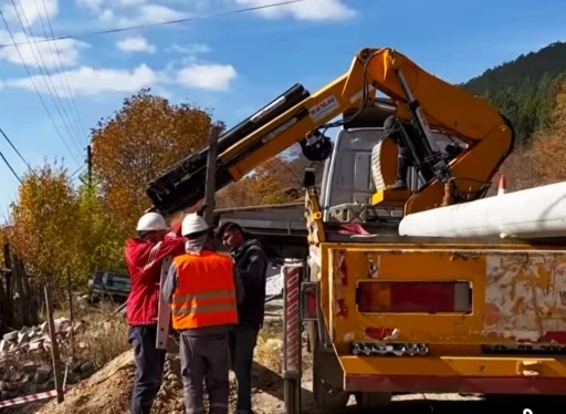 Simav’da 22 köyün elektrik hatları yenileniyor
