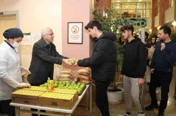 Sınav haftasında ESOGÜ’lü öğrencilere kumanya desteği
