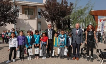 Sincan’da sevimli dostlara özel “Pati Park” açıldı
