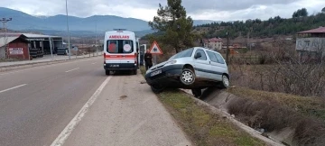 Sinop’ta otomobil su kanalına düştü: 1 yaralı
