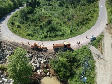 Sinop’un Ayancık ilçesinde sel sonrası çalışmalar devam ediyor
