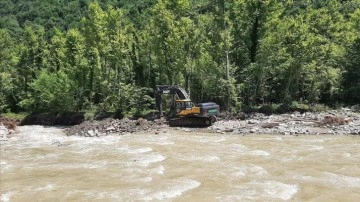 Sinop'ta su taşkınlarından etkilenen bölgelerde çalışmalar sürdü