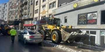 Şırnak Belediyesi kar temizleme çalışmalarına başladı
