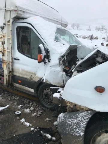 Şırnak’ta öğrenci servisi kaza yaptı: 11 öğrenci yaralı
