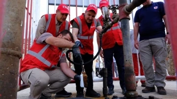 Şırnak Valisi Atay petrol sahasında incelemelerde bulundu
