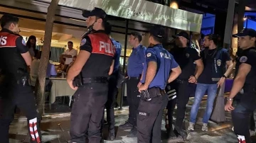 Şişli’de &quot;Huzurlu Sokaklar&quot; denetimi: Polisi tehdit eden bir kişi gözaltına alındı
