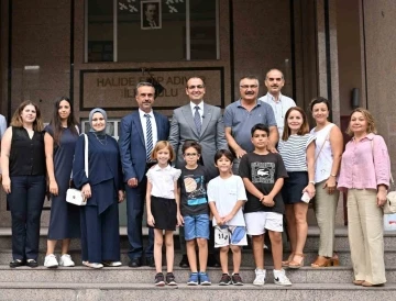 Şişli’de zil çalmadan okullar boyanıyor
