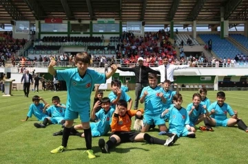 Sivas’ta ilkokullar arası futbol turnuvası sona erdi
