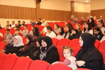 Sivas’ta ’Peygamberimiz ve Şahsiyet İnşası’ konferansı düzenlendi
