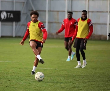 Sivasspor’da Başakşehir maçı hazırlıkları sürüyor